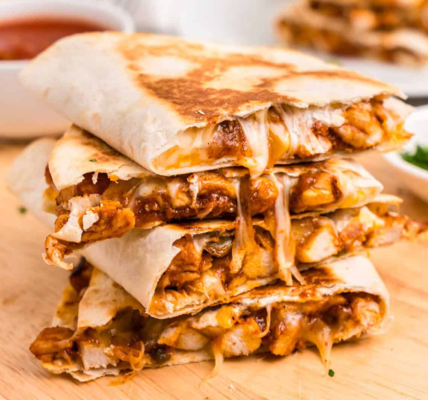 CHICKEN QUESADILLA 